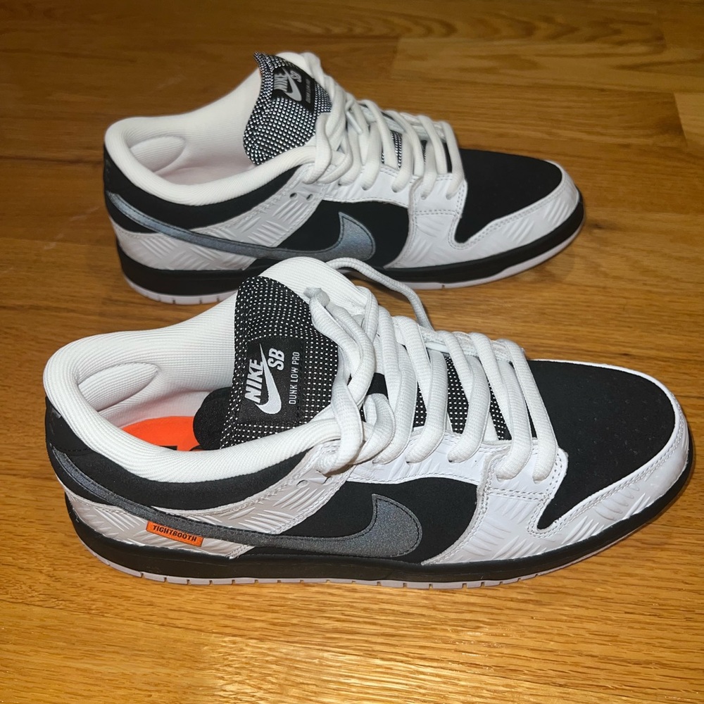 Nike SB TIGHTBOOTH X DUNKS